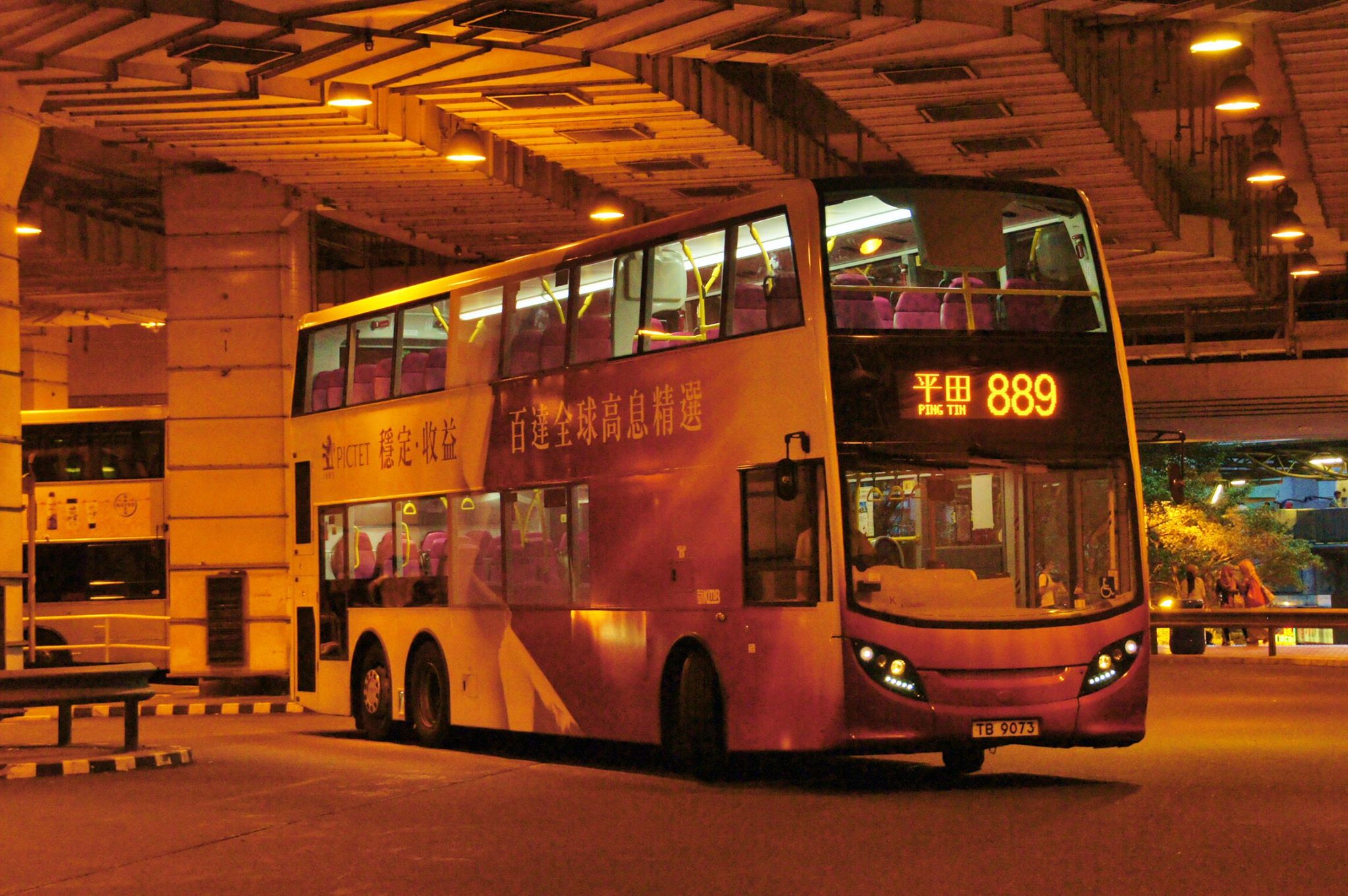 TB9073@889.jpg