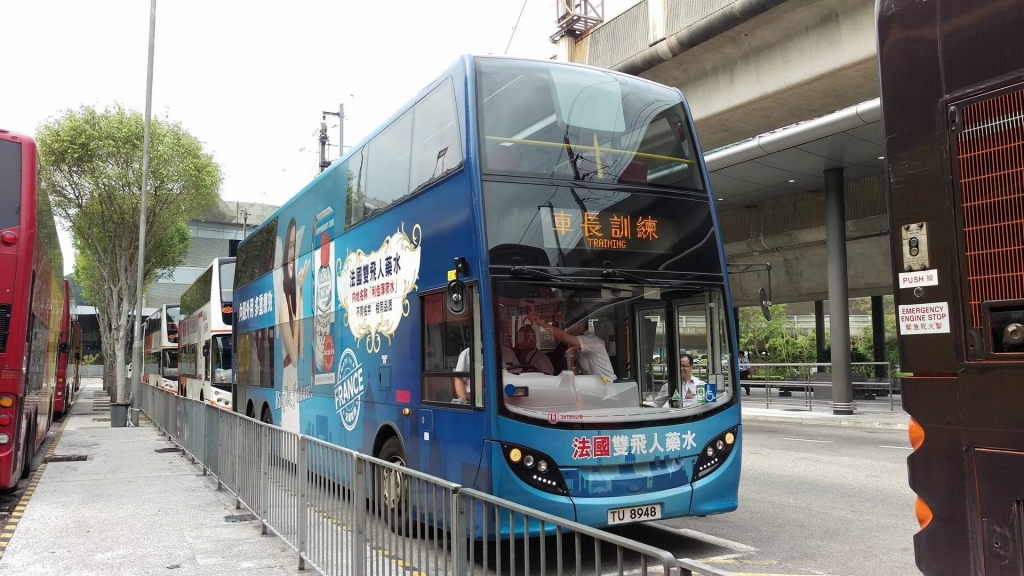 TU8948.jpg