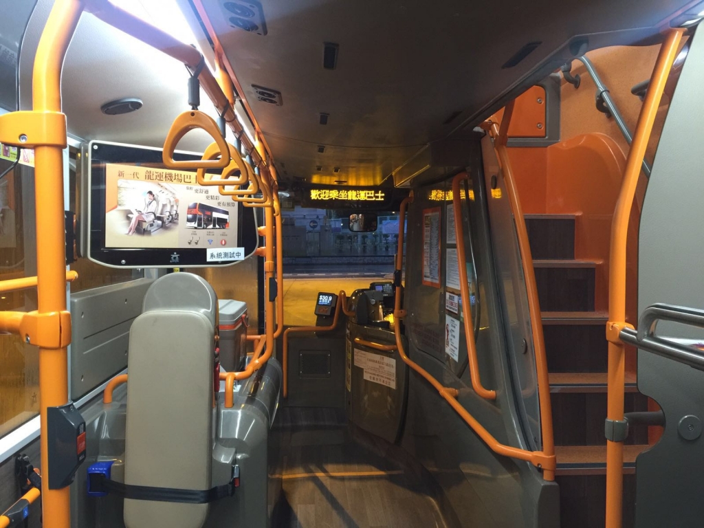 此車居然未安裝報站屏幕系統 
