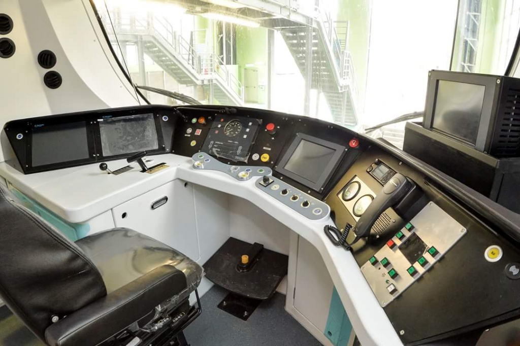 新車駕駛室(Cab), 佈局預SP1900好似差唔多 :o