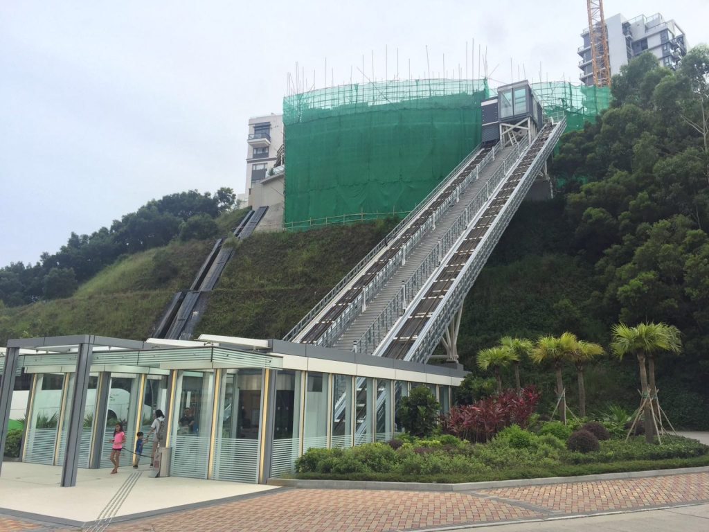 「登山」升降機 