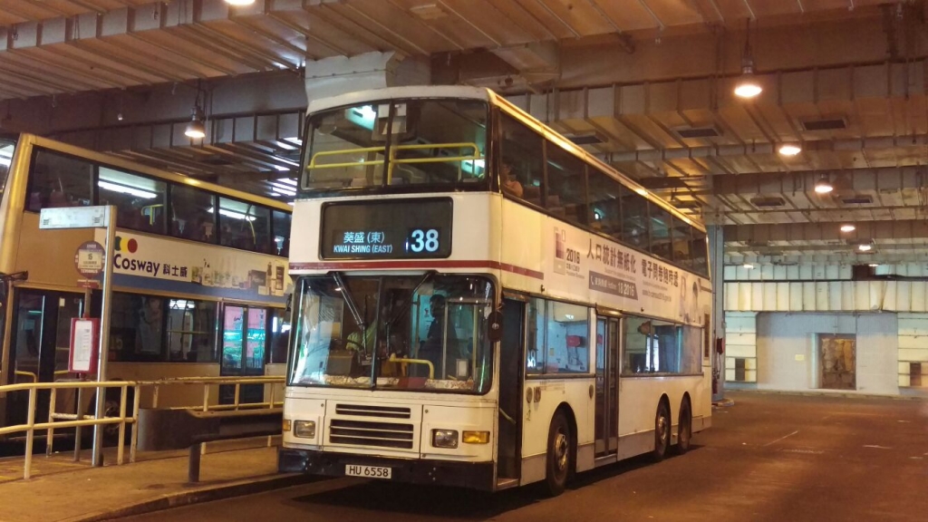 HU6558 1.jpg