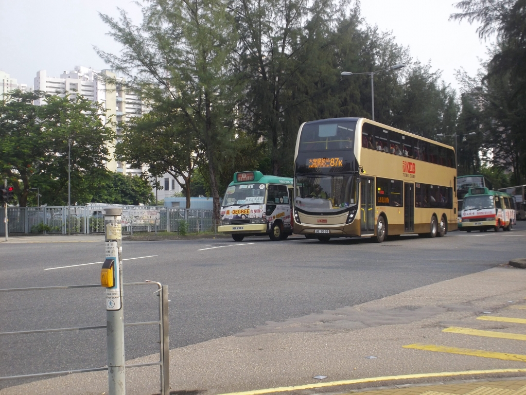 KMB 3ATENUW1 UE9558@87K.JPG