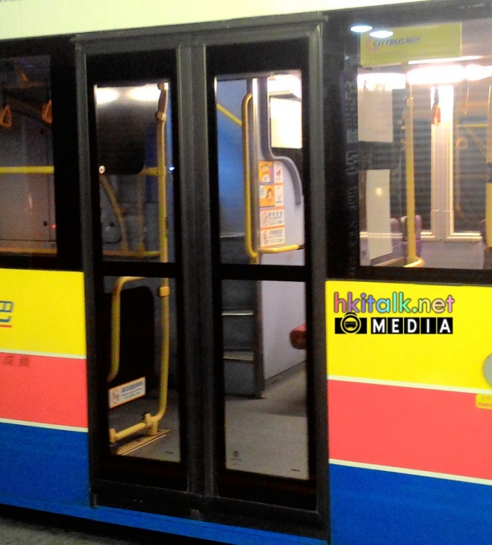 8900 2.jpg