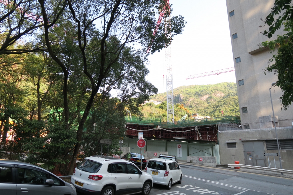 禾上墩街望向前港鐵巴士廠