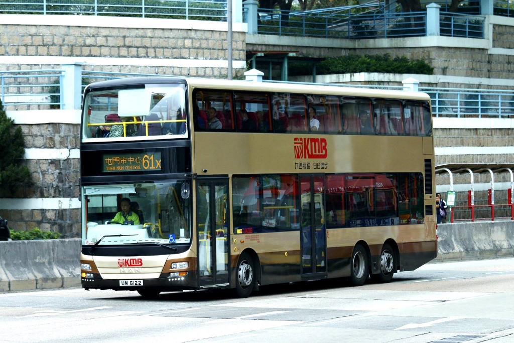 UM6122.jpg