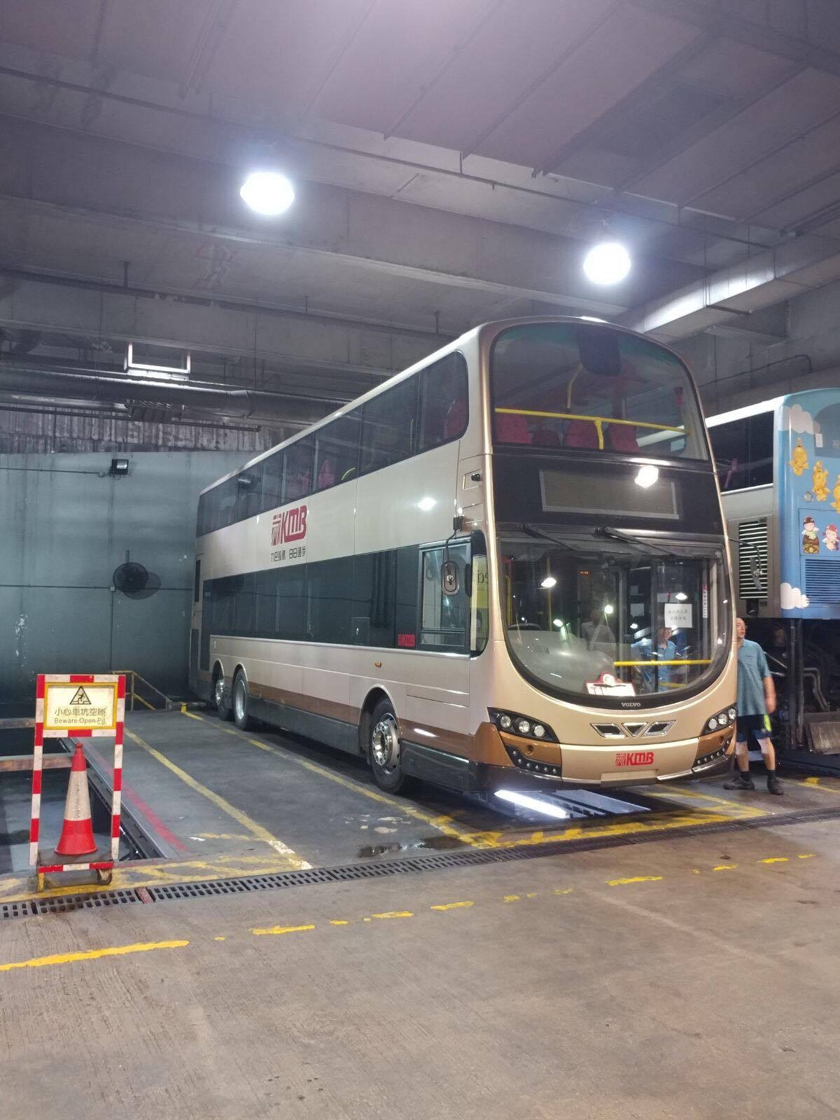 Volvo B8L.jpg