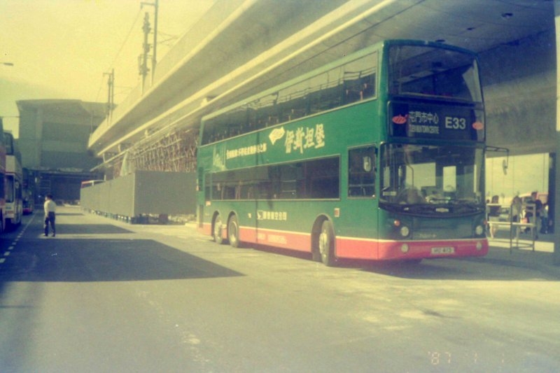 l_215_1a_1.jpg