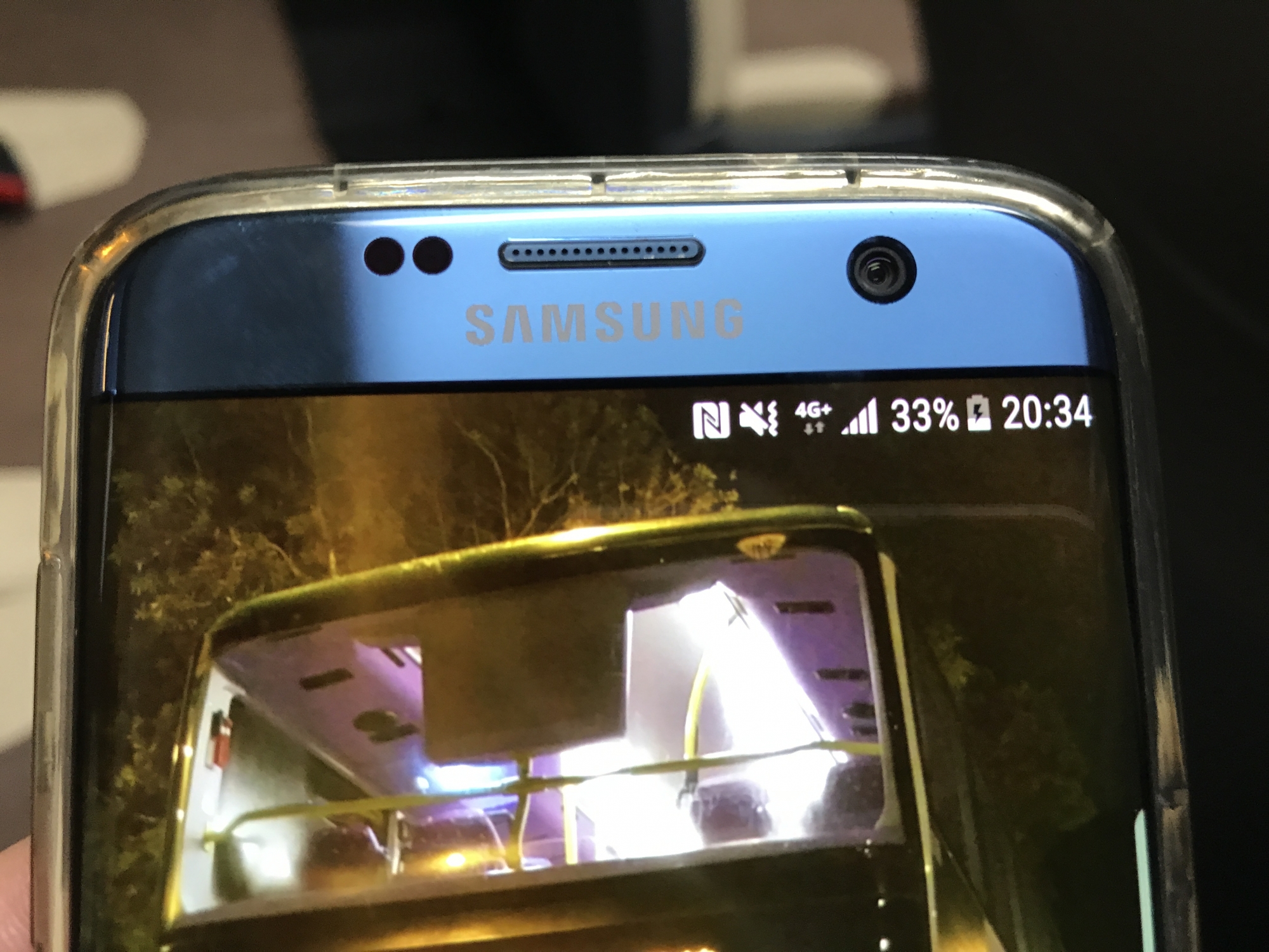 開始叉電, 剩餘電量: 33%