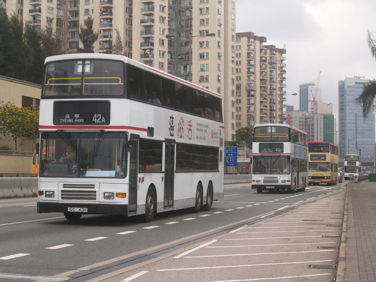 girlbus_flooding_2010_1.jpg