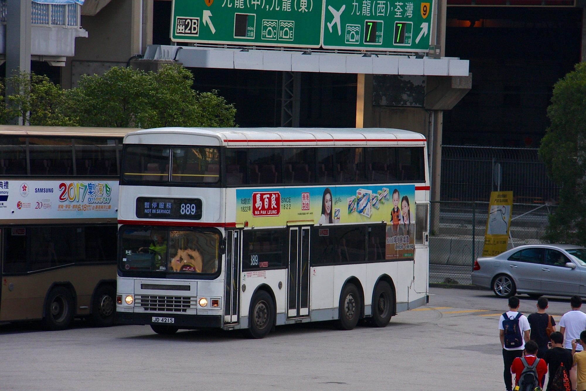 JD4215@889.jpg