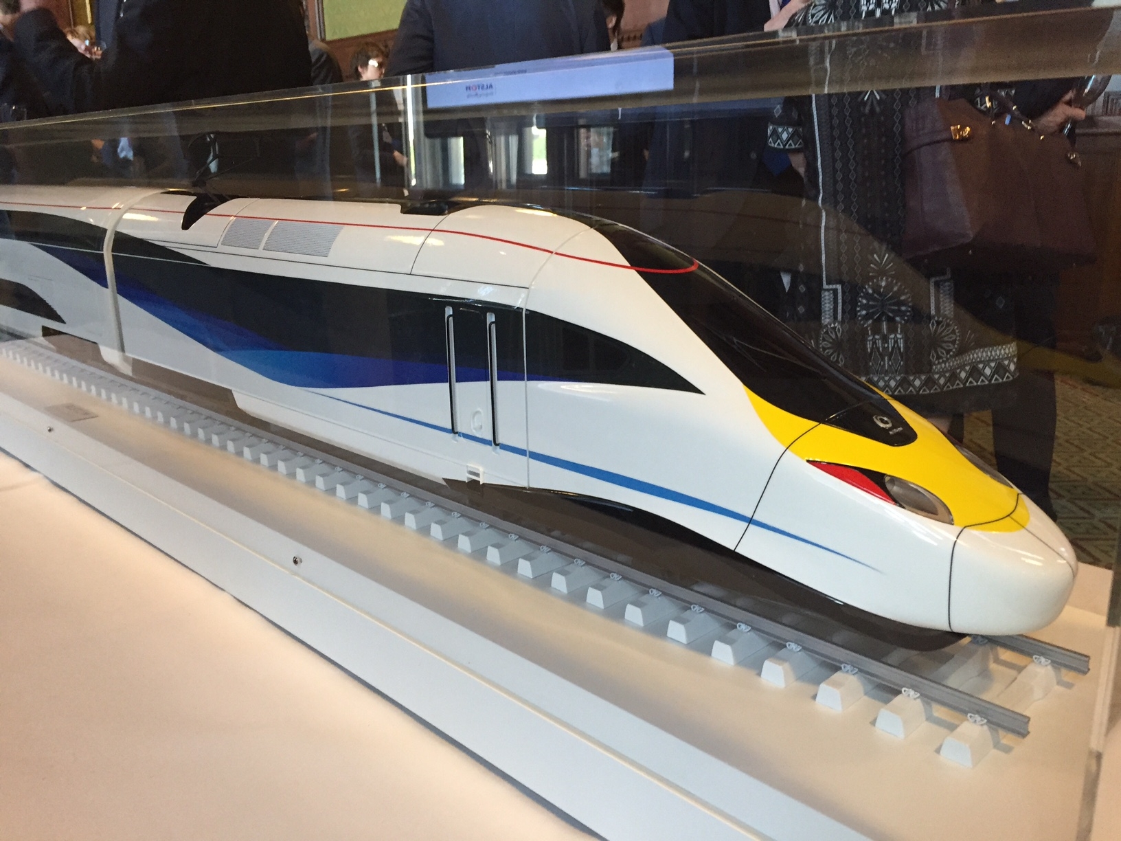 tn_gb-Alstom_unveils_HS2_concept_train.jpg