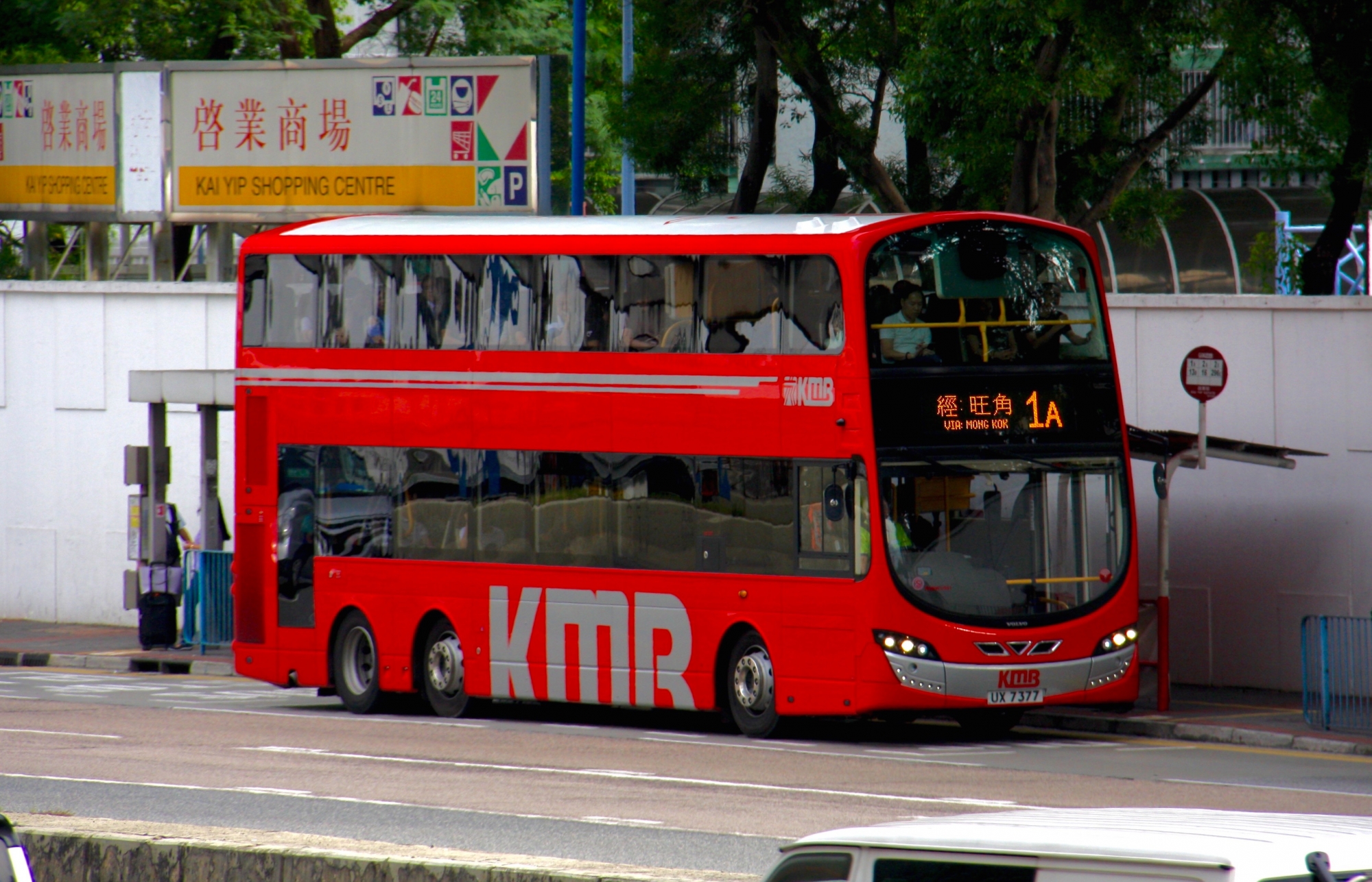 UX7377@1A.jpg