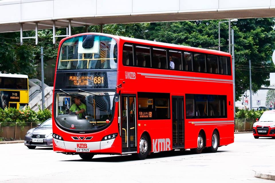 UY5762.jpg