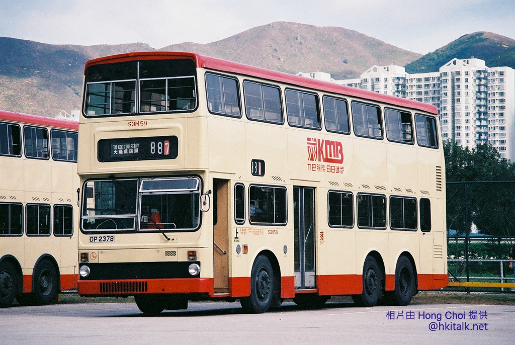 889.JPG