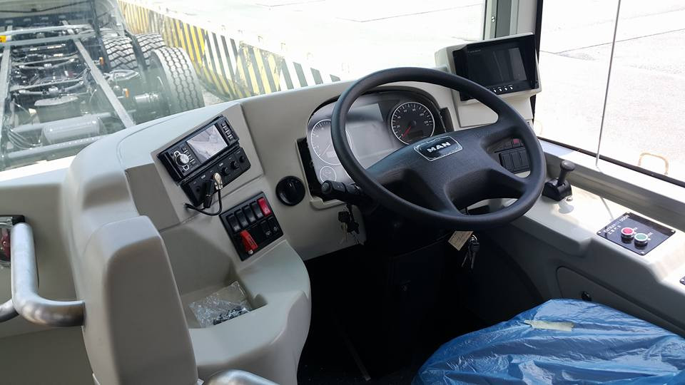 MAN A95 (3).jpg