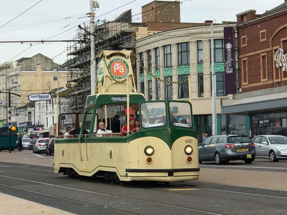 Blackpool tram 13.jpg