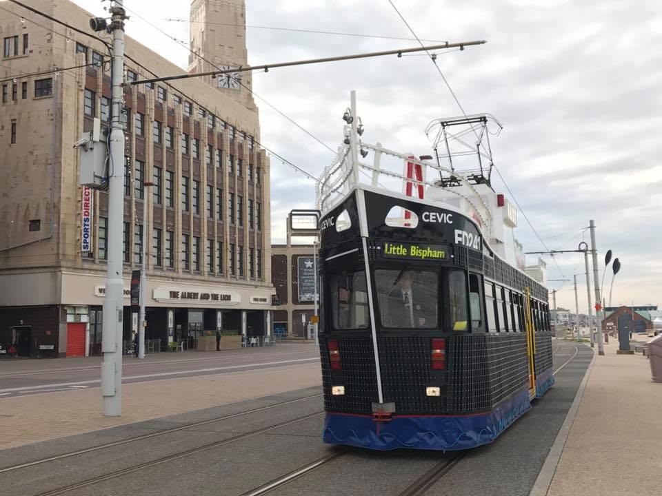 Blackpool tram 16.jpg