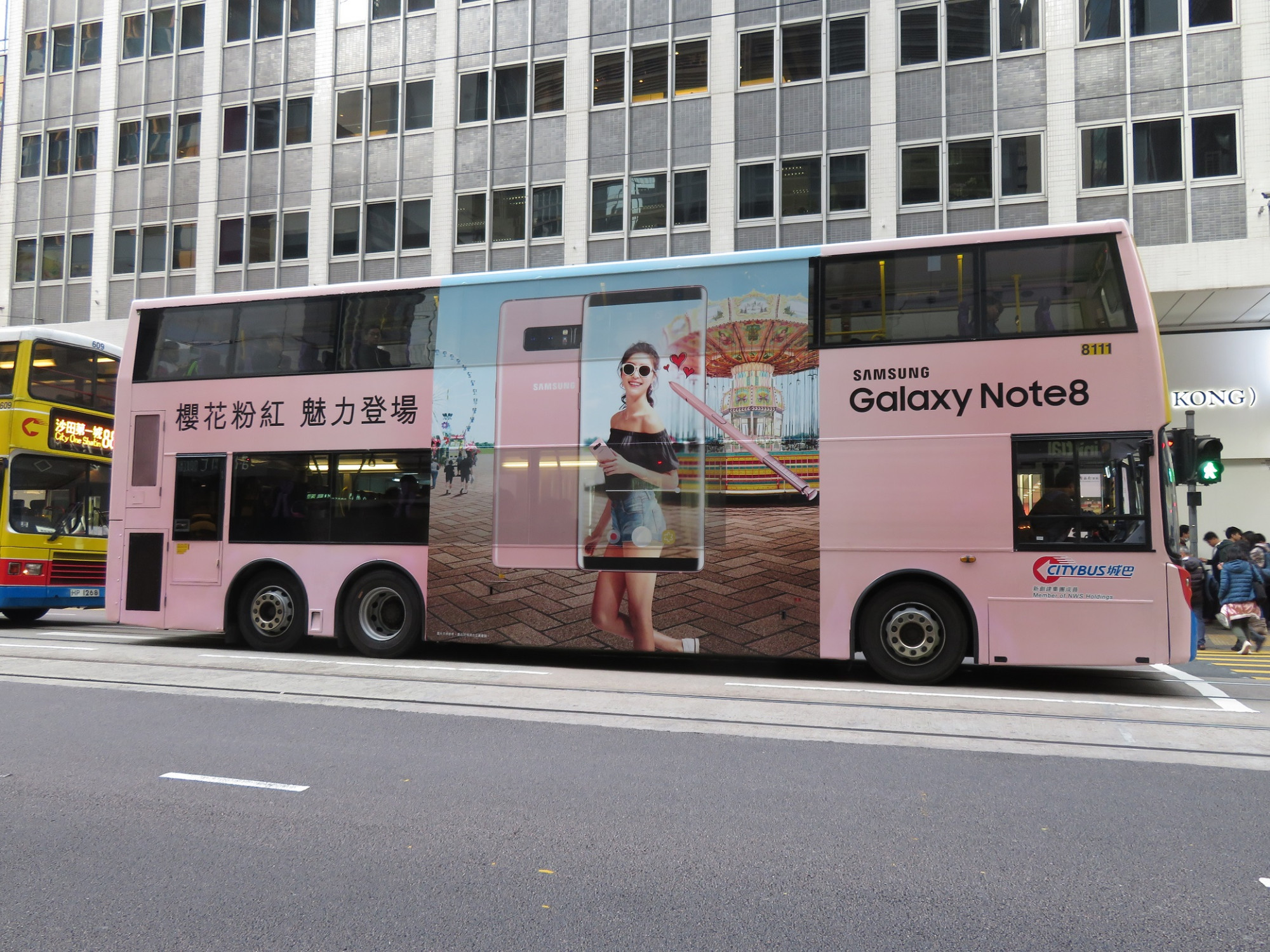 城新早期鐵甲車身嘅'優點'再次顯示出嚟