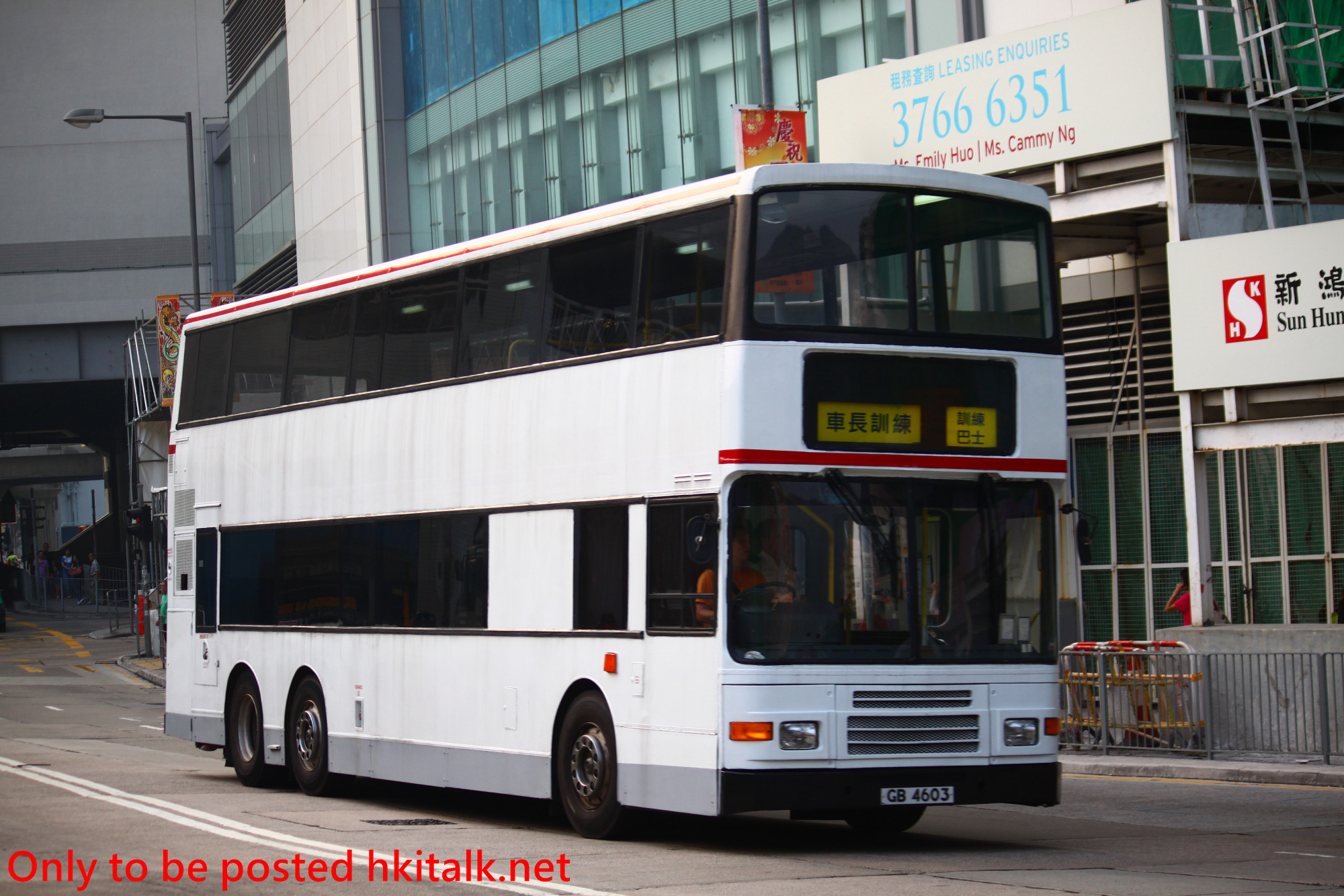 3AV013-V9779-T.JPG