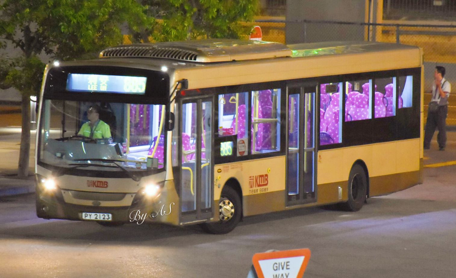 885.jpg