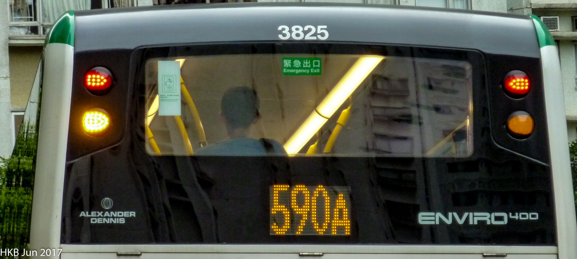 ITALK697.jpg
