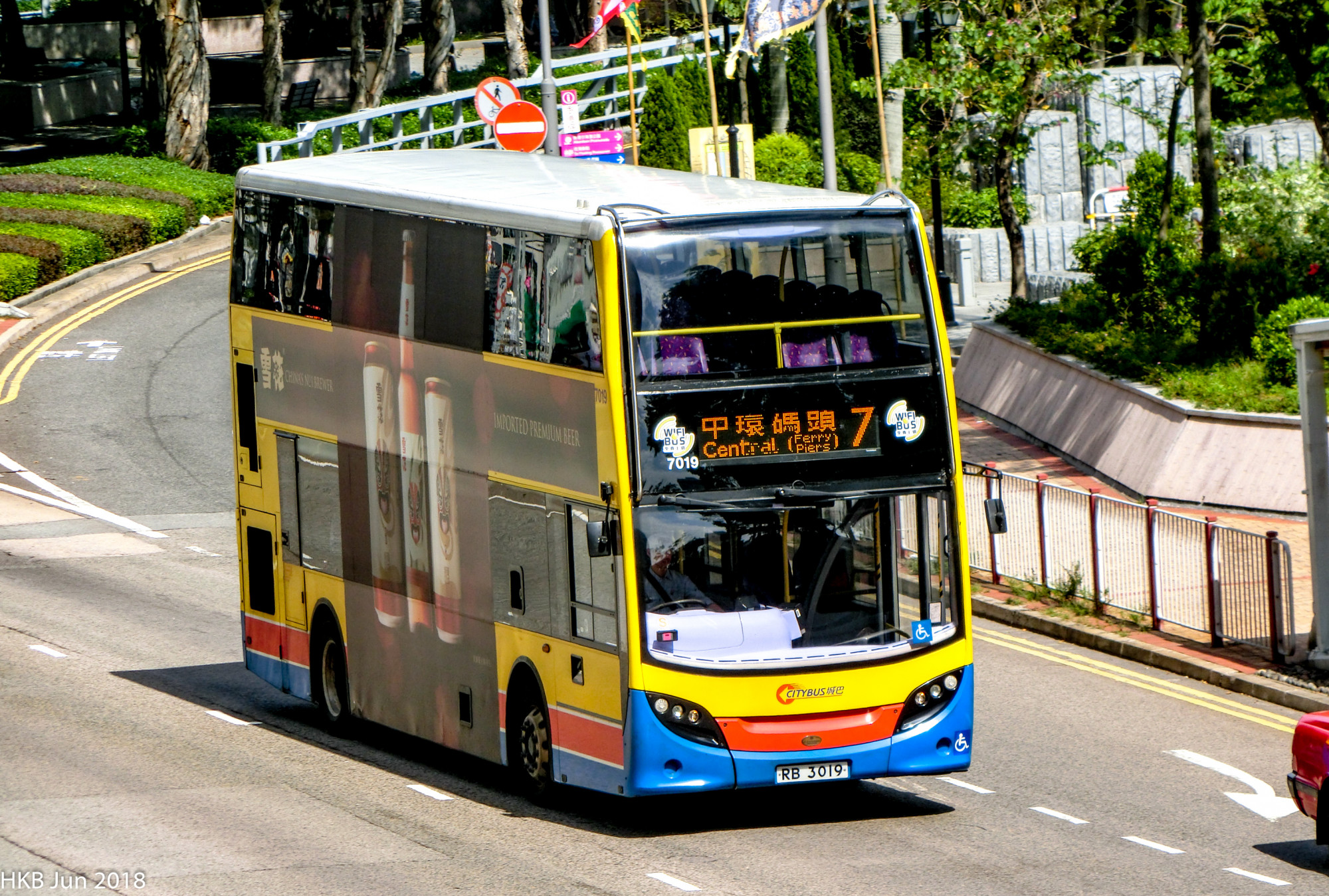 ITALK806.jpg