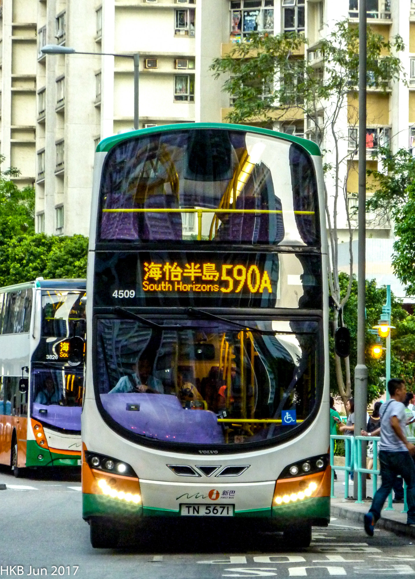 ITALK827.jpg