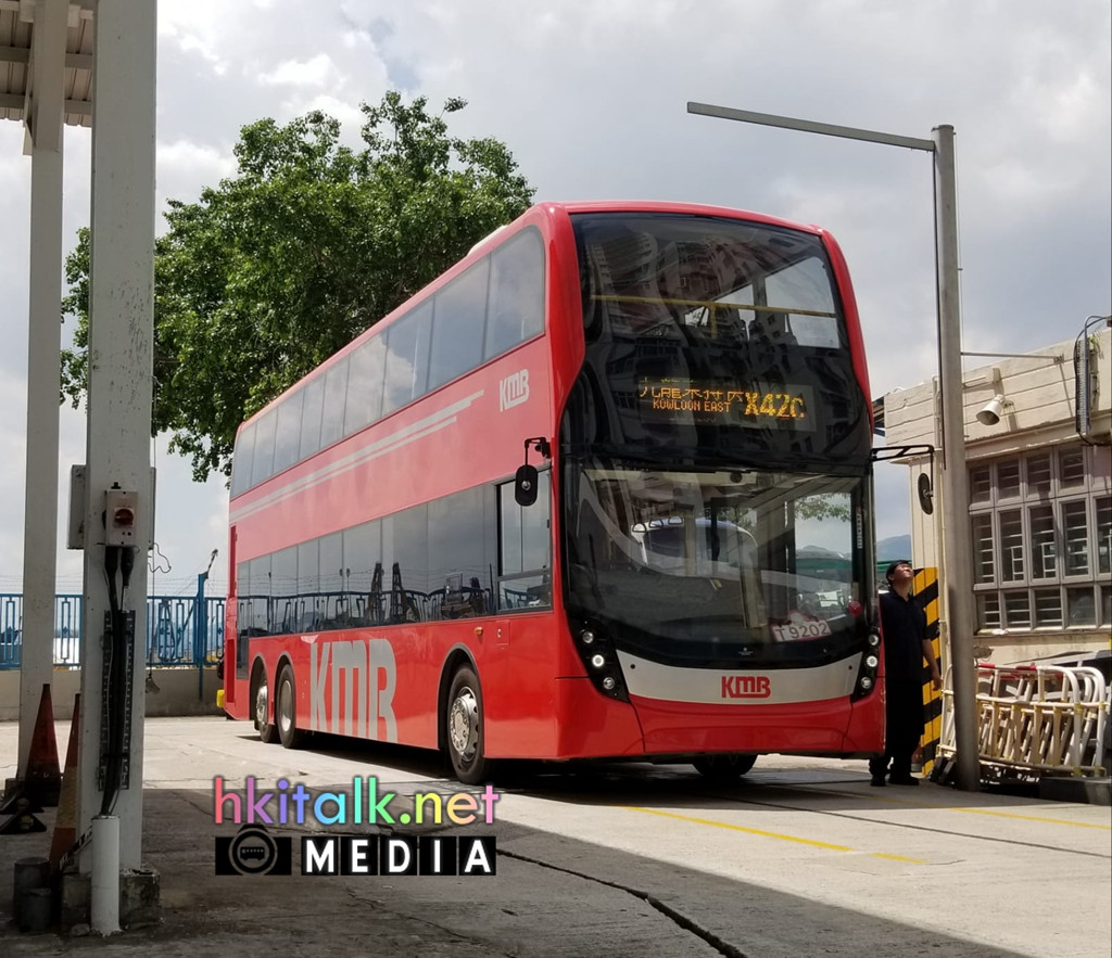 V 12800 (3).jpeg