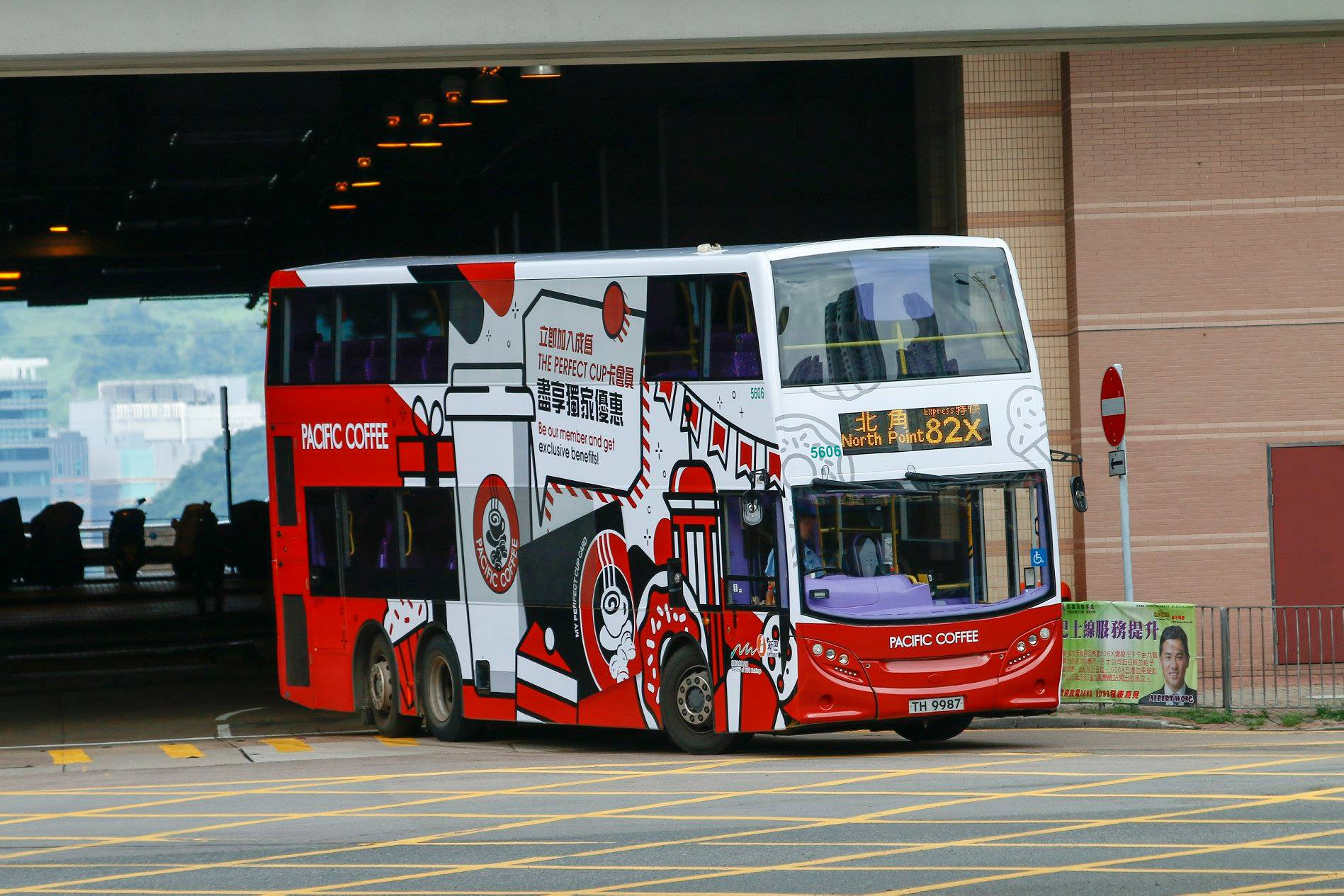 5606-82X-02.jpg