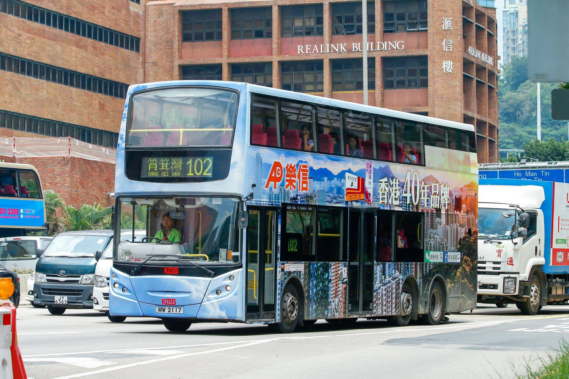 MW2117-102-02.jpg