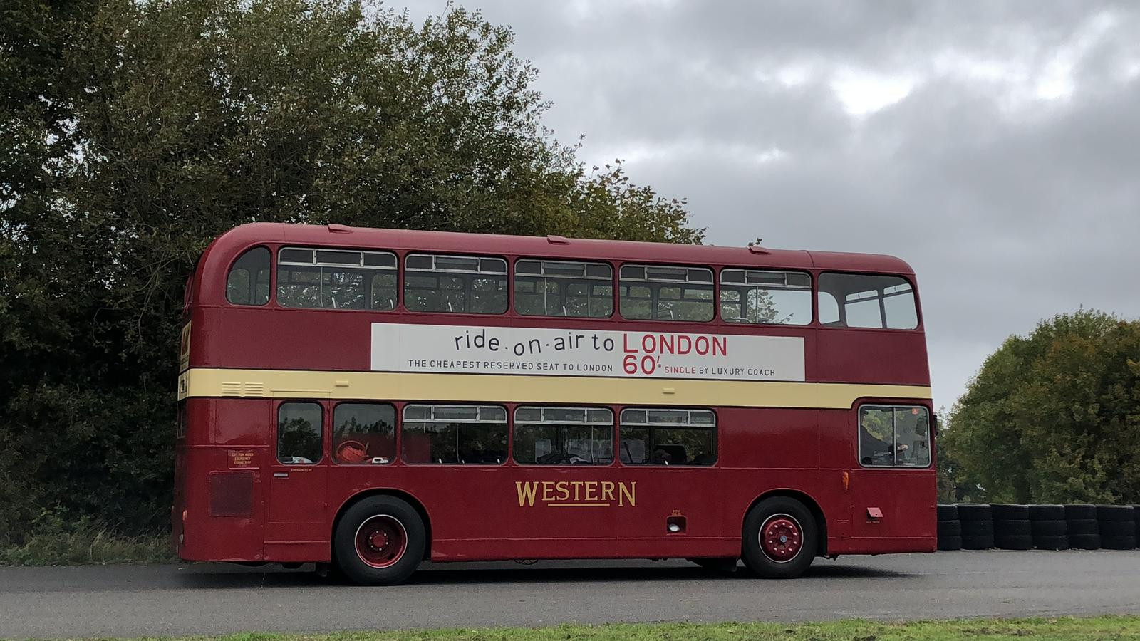 showbus (16).jpeg