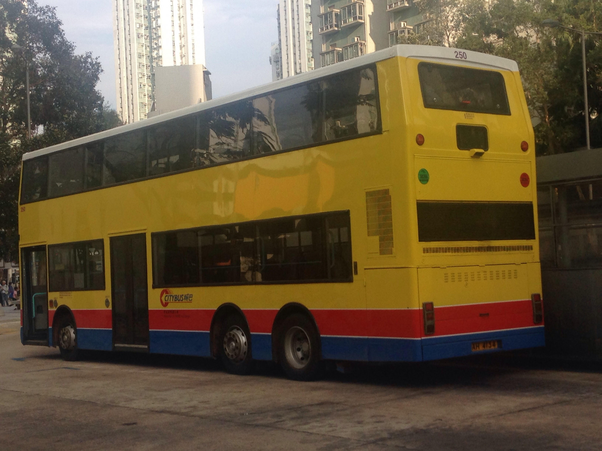 25011905.jpg