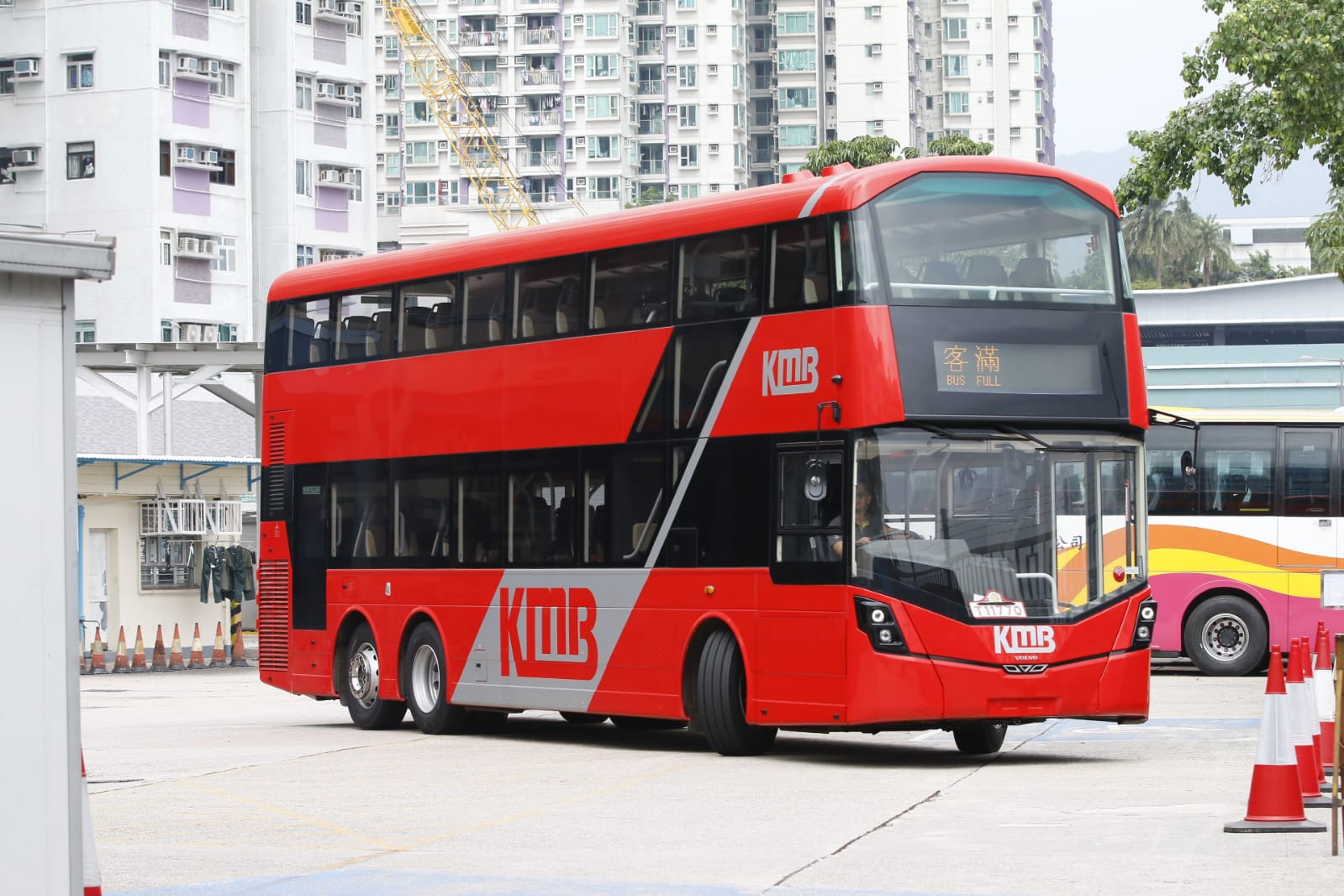 B8L (2).jpg