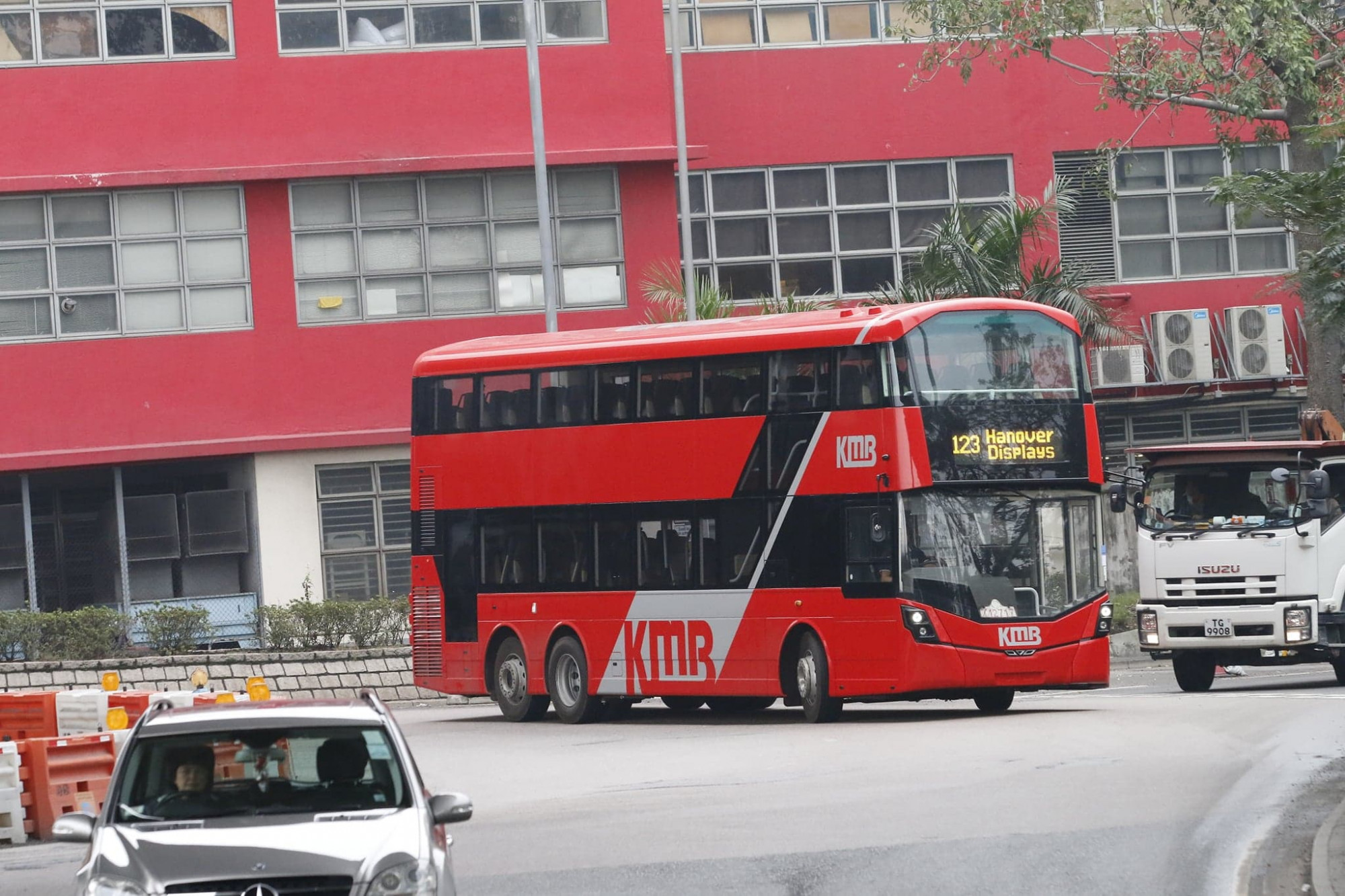 B8L (1).jpg