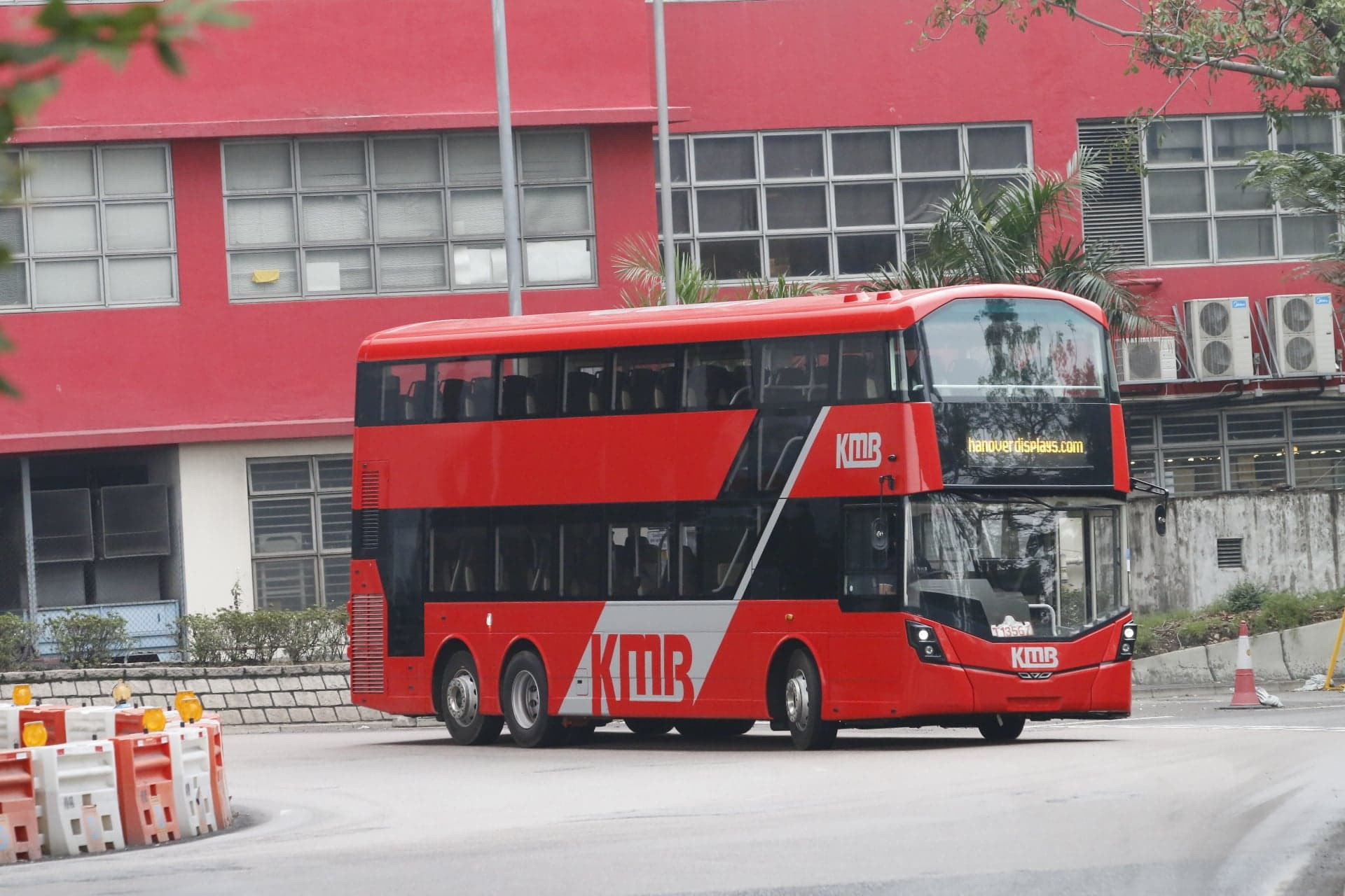 B8L (6).jpg
