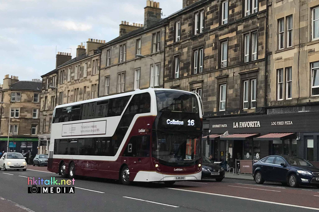 Lothian Volvo B8L (1).jpg