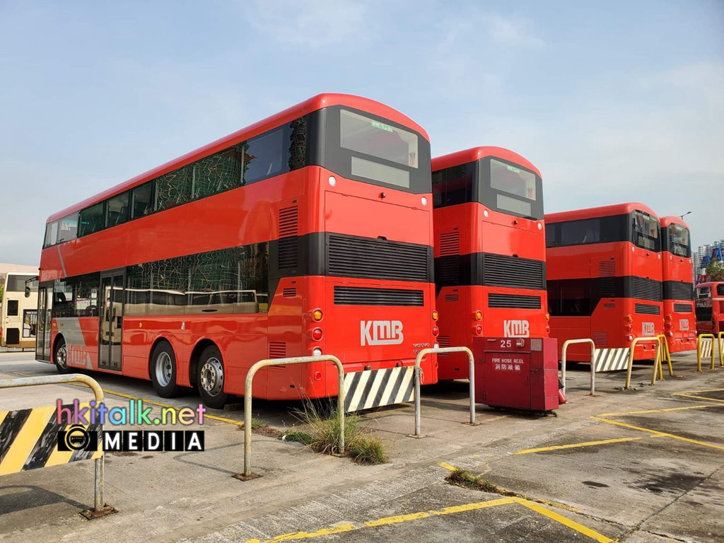 Volvo B8L (1).jpeg