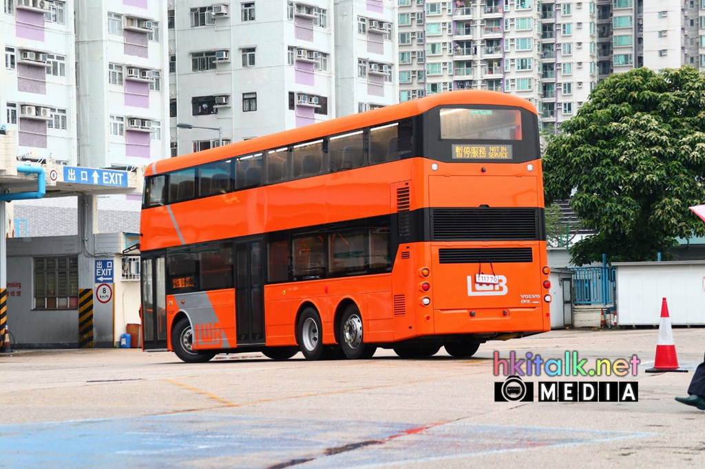 LWB Volvo B8L (6).jpeg