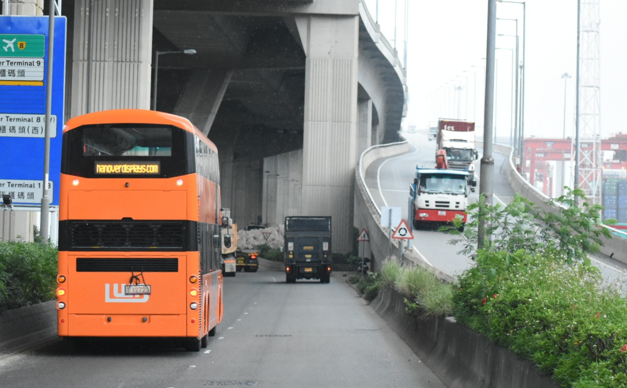 LWB Volvo B8L (2).jpeg