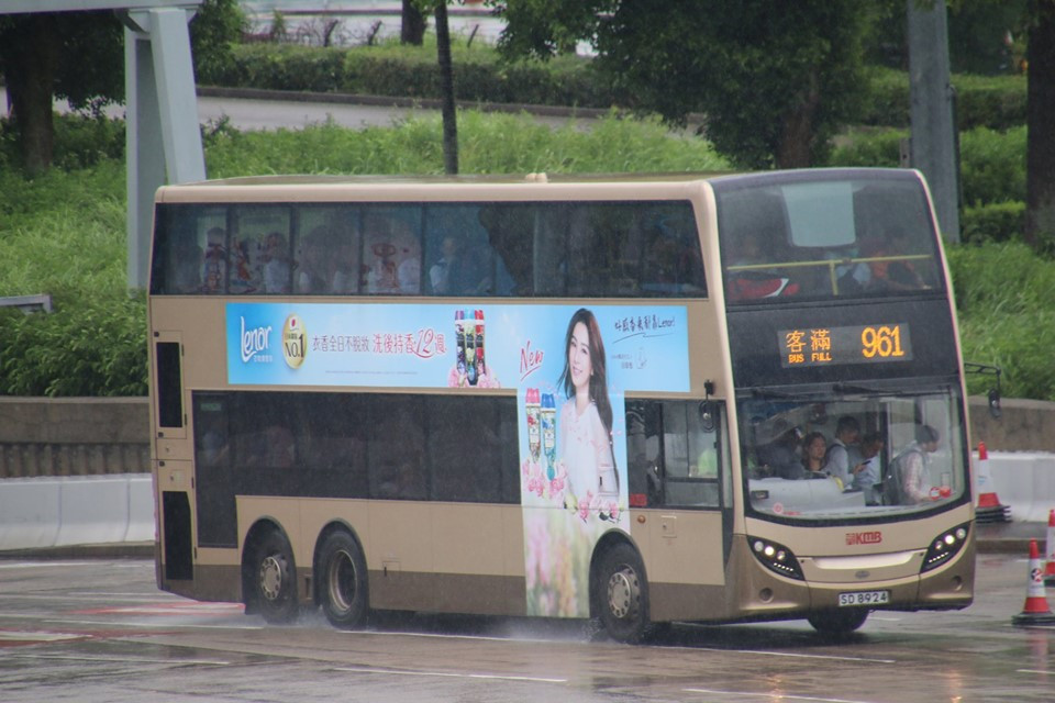 961.jpg