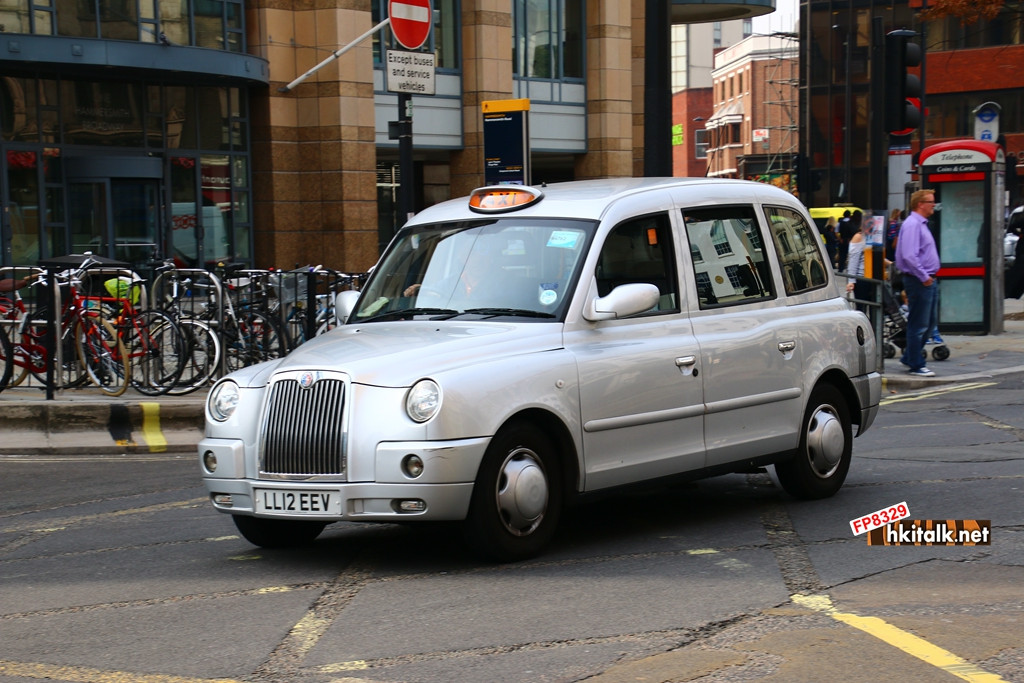 London Taxi (1).JPG