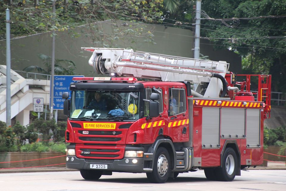 F2325.jpg