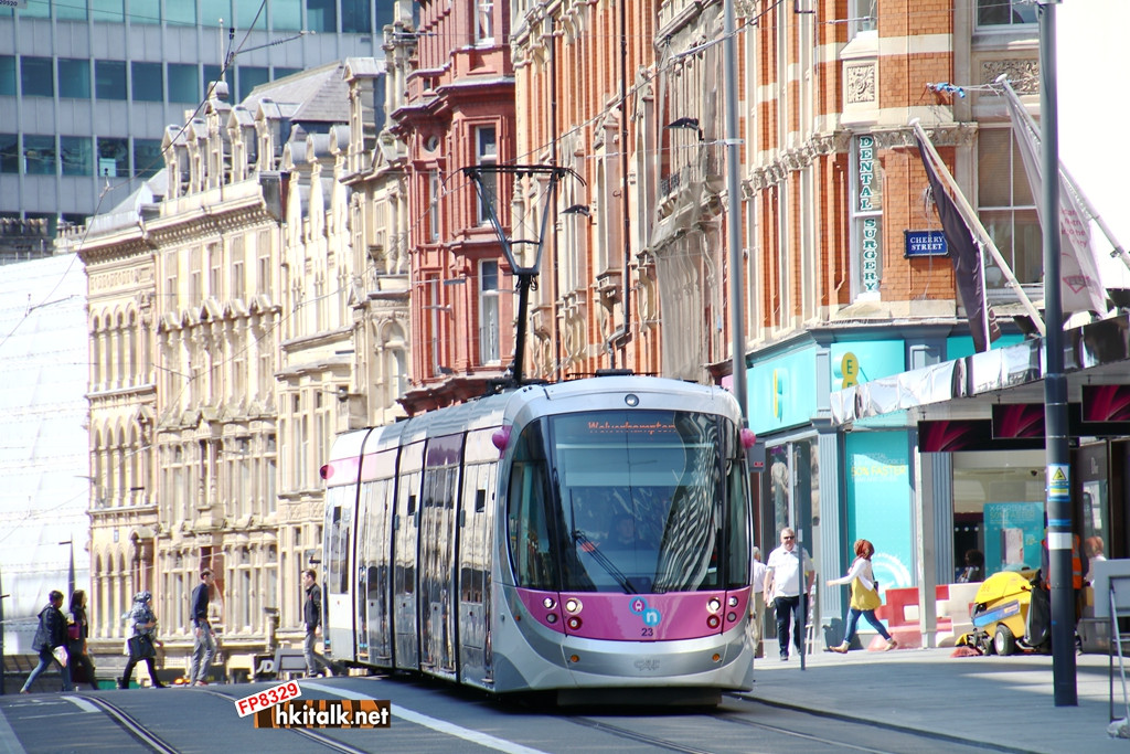 Birmingham tram (1).JPG