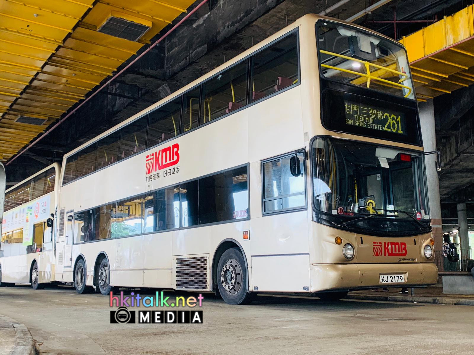 KJ2179@261_2.jpeg