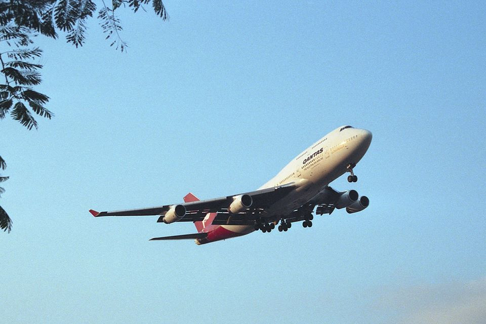 Qantas VR-OJN 1.jpg