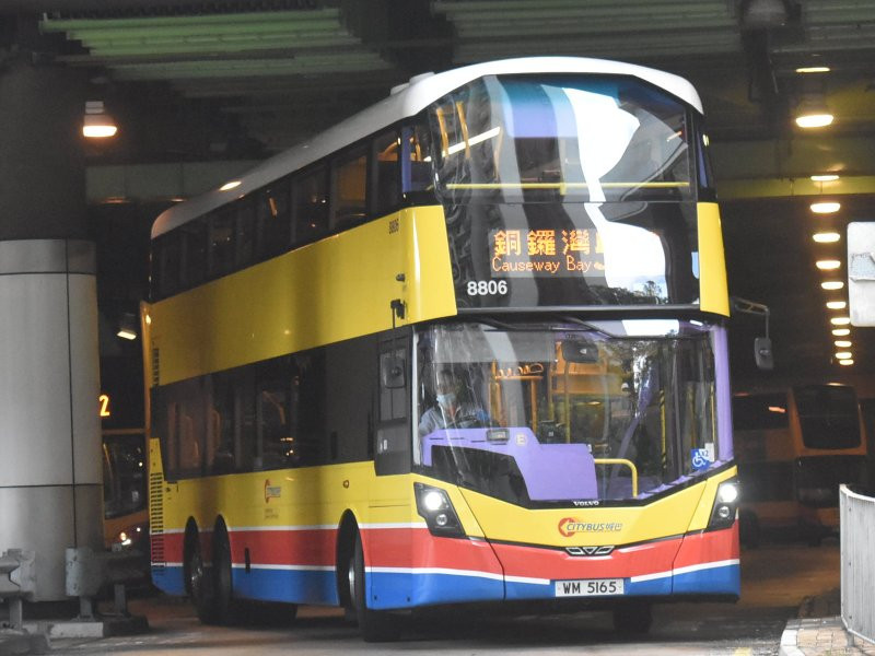 c_8806_1_2.jpg
