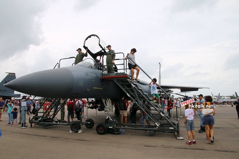 F-15SG (3).JPG