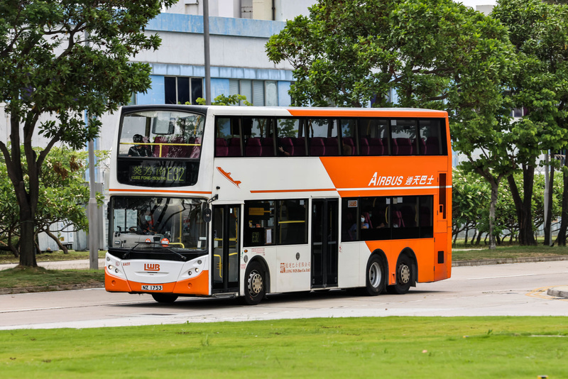 NZ1753 E32.jpg