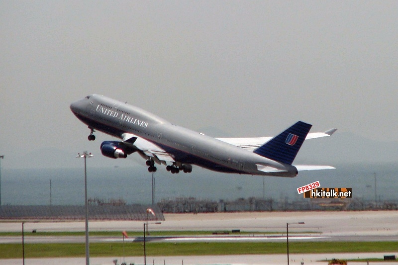 united airlines 747.JPG